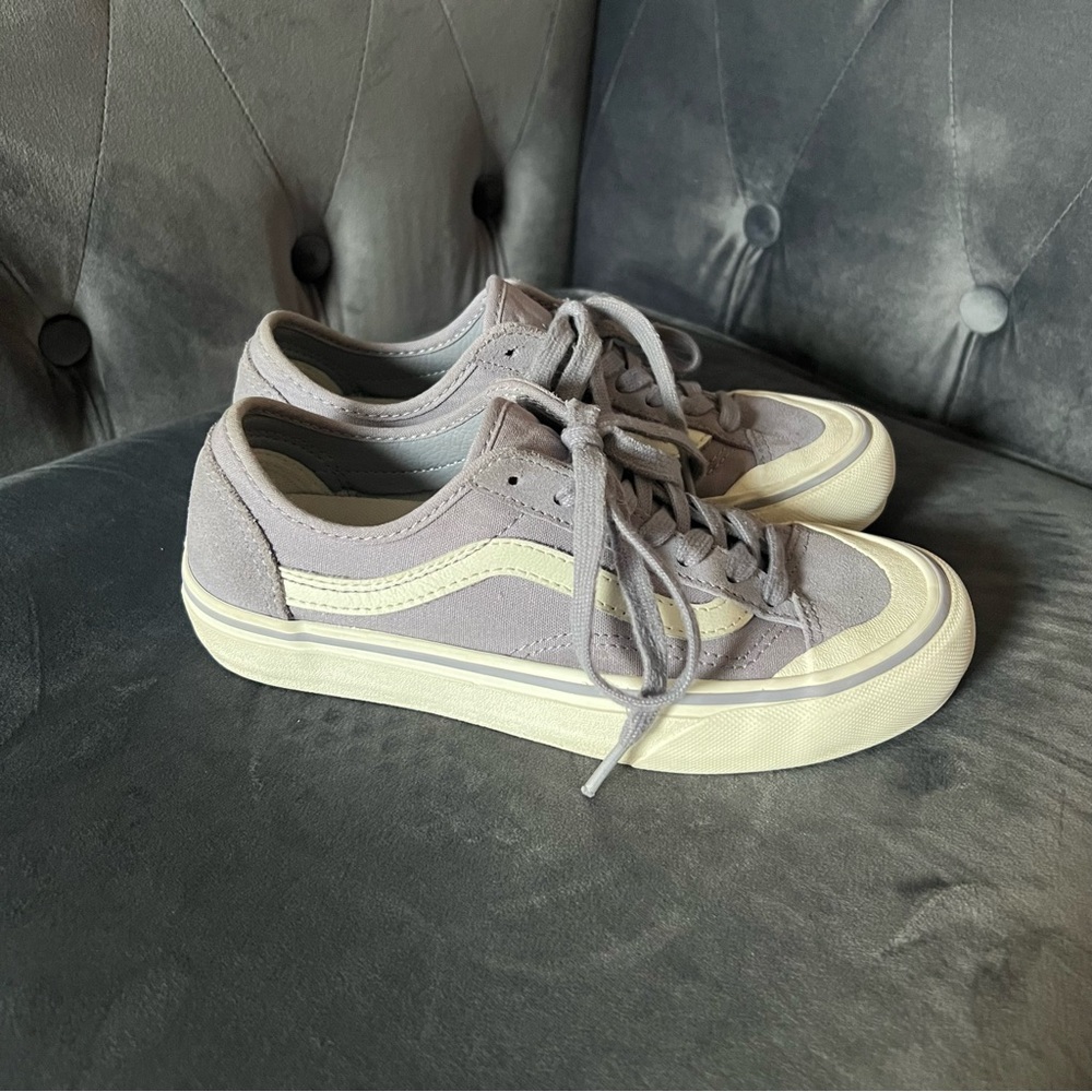 Women’s Vans Lavender Suede Sneakers Size 5.5 Classic Style